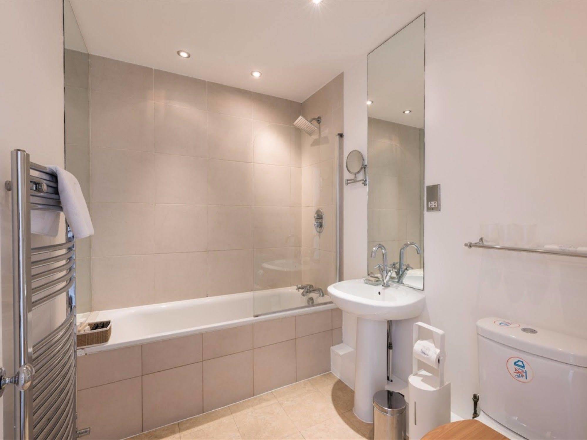 Kensington Apartments Ричмънд Екстериор снимка