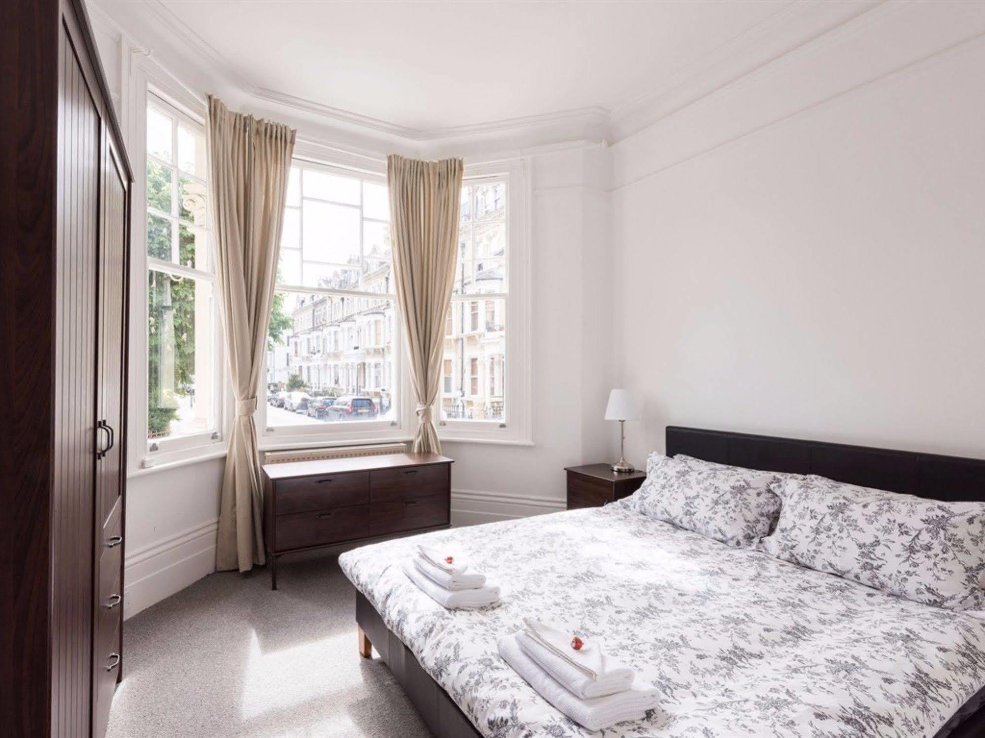 Kensington Apartments Ричмънд Екстериор снимка