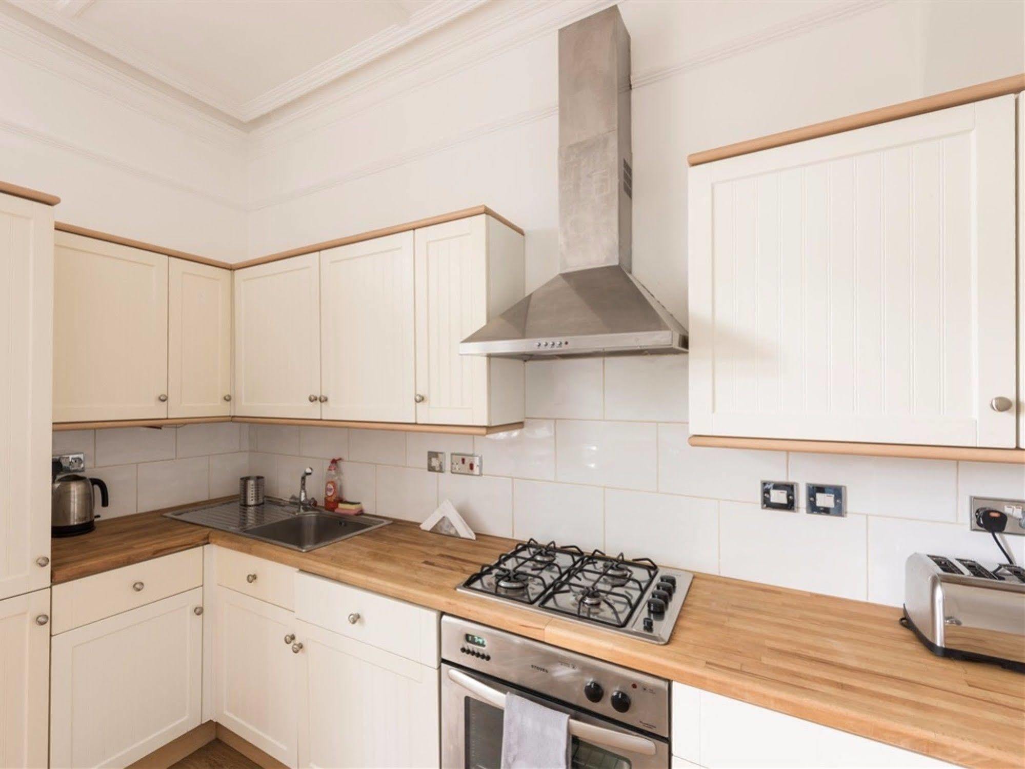 Kensington Apartments Ричмънд Екстериор снимка